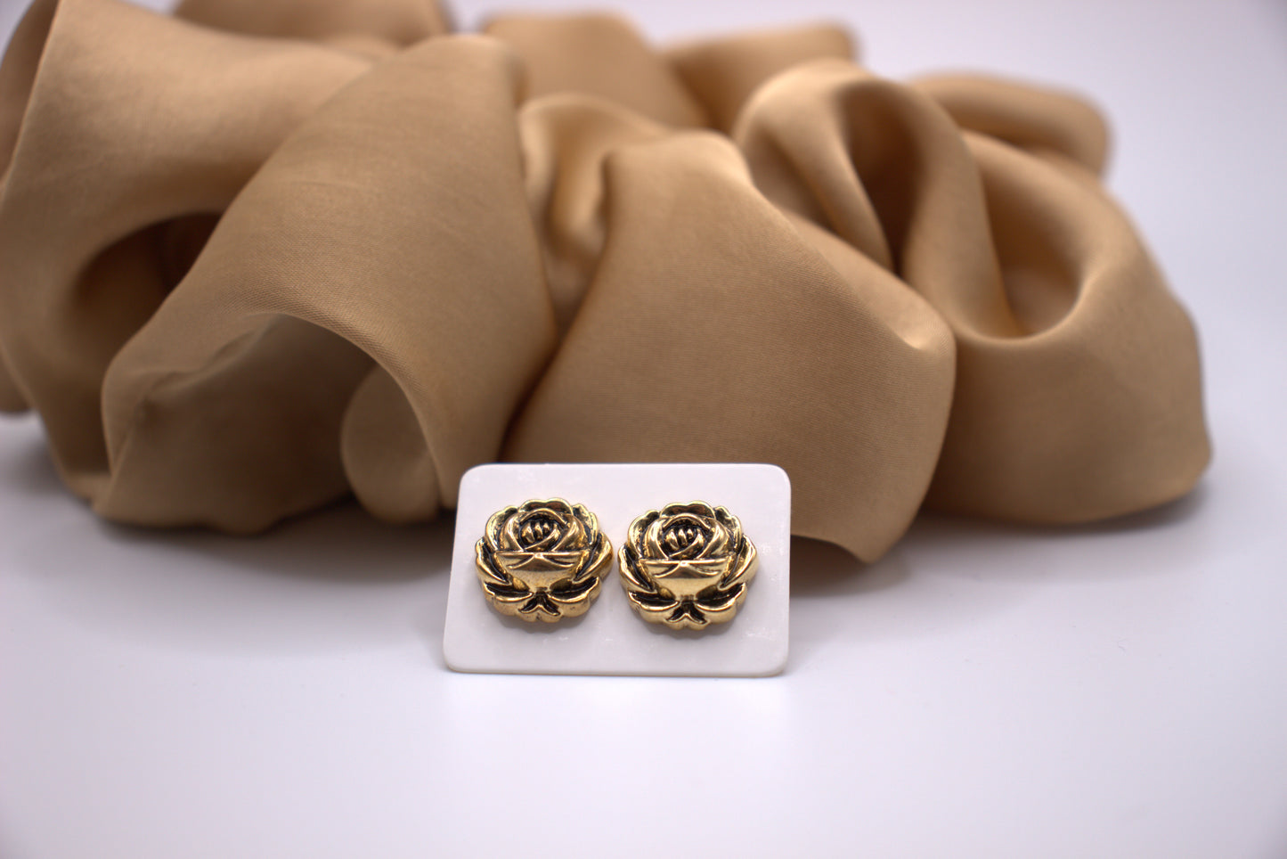 Gold Rose Earrings-A Blooming Symbol of Glamour