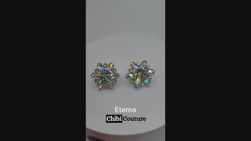 Eterna Stud Earrings